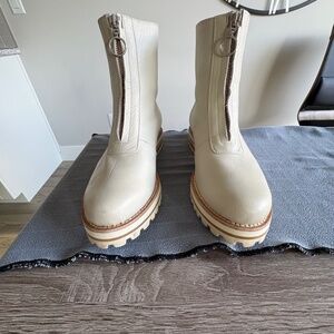 Poppy Barley - Zip Boots